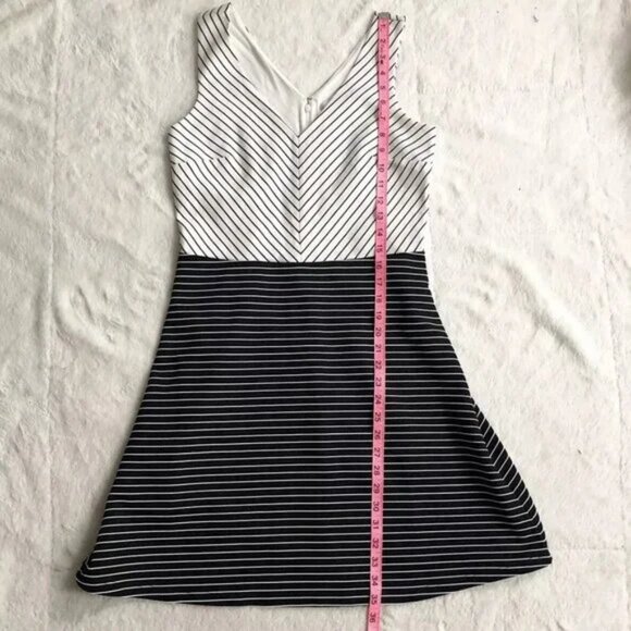 AT LOFT Black White Color Block Contrast Chevron Stripe Fit & Flare Mini Dress 4 - Picture 9 of 12